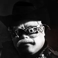 Hör dir Don Cheto an, schau dir Musikvideos an, lies die Biografie, finde Tourdaten und mehr!