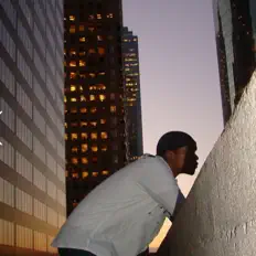 KLuTxHを聴いたり、ミュージックビデオを鑑賞したり、経歴やツアー日程などを確認したりしましょう！