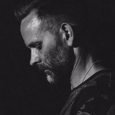 Listen to Uno Helmersson, watch music videos, read bio, see tour dates & more!