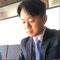 유봉기 सुनें, म्यूज़िक वीडियो देखें, बायो पढ़ें, दौरे की तारीखें और बहुत कुछ देखें!