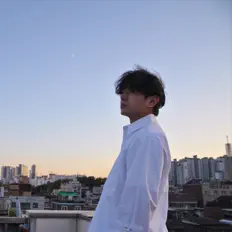 Hör dir Dalmood an, schau dir Musikvideos an, lies die Biografie, finde Tourdaten und mehr!