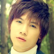 Hör dir Đại Nhân an, schau dir Musikvideos an, lies die Biografie, finde Tourdaten und mehr!