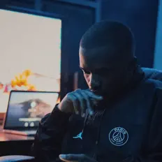 Dengarkan Elöhim, tonton video musik, baca bio, lihat tanggal tur & lainnya!