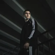 Listen to ЯМАУГЛИ, watch music videos, read bio, see tour dates & more!