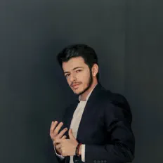 Luister naar Aleksandros Tsopozidis, bekijk muziekvideo's, lees de bio, bekijk de tourdata, en meer!