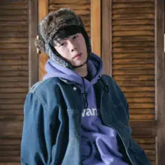 收听 Ha HeoNil、观看音乐视频、阅读小传、查看巡演日期等 ！