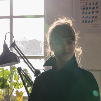 收听 Hannah Peel、观看音乐视频、阅读小传、查看巡演日期等 ！