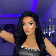 Ascolta Arta Bajrami, guarda video musicali, leggi la biografia, vedi le date del tour & altro!