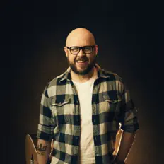 Ascolta Michael Farren, guarda video musicali, leggi la biografia, vedi le date del tour & altro!