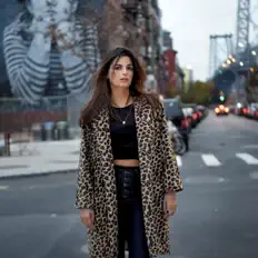 收听 Emanuelle Araújo、观看音乐视频、阅读小传、查看巡演日期等 ！