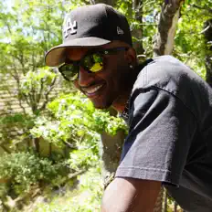 收听 Tresuavee、观看音乐视频、阅读小传、查看巡演日期等 ！