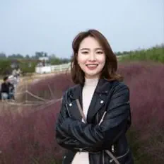 Ακούστε περιεχόμενο από 강하리, παρακολουθήστε μουσικά βίντεο, διαβάστε το βιογραφικό, δείτε ημερομηνίες περιοδείας, και πολλά ακόμη!