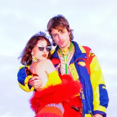 HOLYCHILD dinle, müzik videolarını izle, biyografisini oku, tur tarihlerini ve daha fazlasını gör!