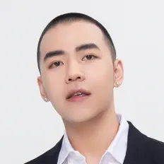 收听 朱兴东、观看音乐视频、阅读小传、查看巡演日期等 ！