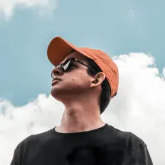 Funky Foolを聴いたり、ミュージックビデオを鑑賞したり、経歴やツアー日程などを確認したりしましょう！