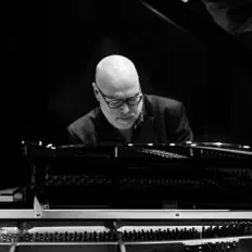 收听 Martèn LeGrand、观看音乐视频、阅读小传、查看巡演日期等 ！