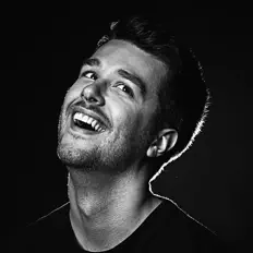 Posłuchaj wykonawcy Pierre-Yves Roy-Desmarais, obejrzyj teledyski, przeczytaj biografię, zobacz daty tras koncertowych i nie tylko!