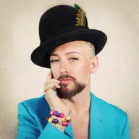 undefined सुनें, म्यूज़िक वीडियो देखें, बायो पढ़ें, दौरे की तारीखें और बहुत कुछ देखें!