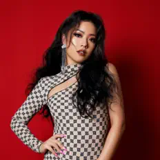 Listen to Naomi Wong, watch music videos, read bio, see tour dates & more!