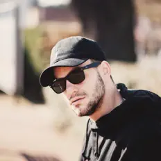 聆聽 Maximus MMC、觀看音樂影片、閱讀小傳、查看巡演日期等！