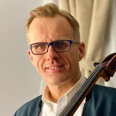 Dengarkan Dariusz Skoraczewski, tonton video musik, baca bio, lihat tanggal tur & lainnya!