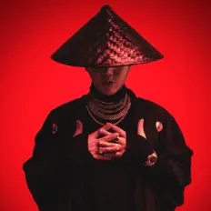 Ouve Struggle Life, vê vídeos de música, lê a biografia, vê as datas da digressão e muito mais!