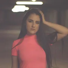 Poslechněte si interpreta Mila Rose, sledujte hudební videa, přečtěte si životopis, podívejte se na data turné a další informace.