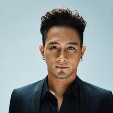 收听 吴忠明、观看音乐视频、阅读小传、查看巡演日期等 ！