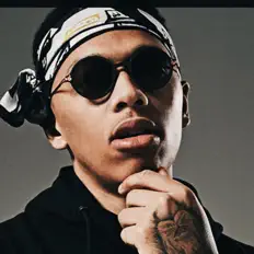 Listen to Izzie Gibbs, watch music videos, read bio, see tour dates & more!