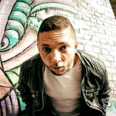 收听 AJ Mutated、观看音乐视频、阅读小传、查看巡演日期等 ！