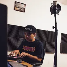 Listen to Emmanu-ill, watch music videos, read bio, see tour dates & more!