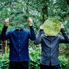 Dengarkan ITOWOKASHI, tonton video musik, baca bio, lihat tanggal tur & lainnya!