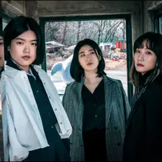 聆聽 Marchi、觀看音樂影片、閱讀小傳、查看巡演日期等！