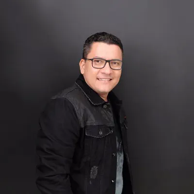 Listen to Geraldo Guimarães, watch music videos, read bio, see tour dates & more!