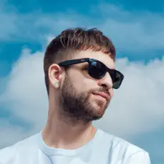 Listen to Alessio Bernabei, watch music videos, read bio, see tour dates & more!