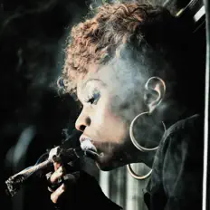 Dengarkan Stella Mwangi, tonton video musik, baca bio, lihat tanggal tur & lainnya!