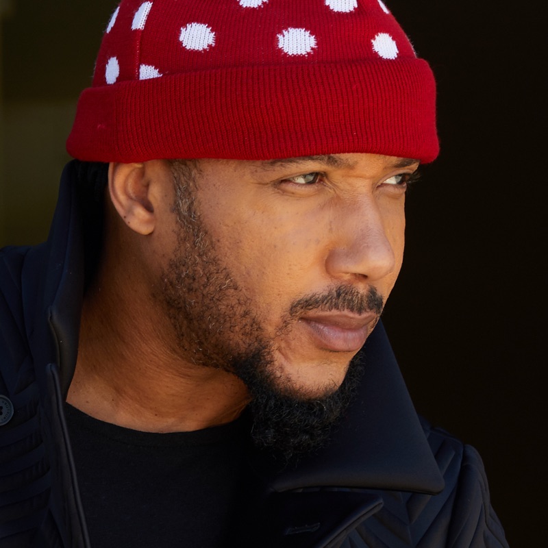 Lyfe Jennings - Talkin About Love (feat. Demetria McKinny)