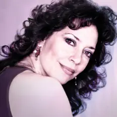 Ouça Jackie Ryan, assista a videoclipes, leia a biografia, veja as datas das turnês e mais!
