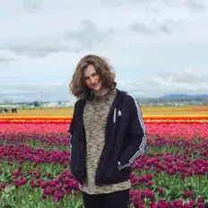 Ven Caseyを聴いたり、ミュージックビデオを鑑賞したり、経歴やツアー日程などを確認したりしましょう！