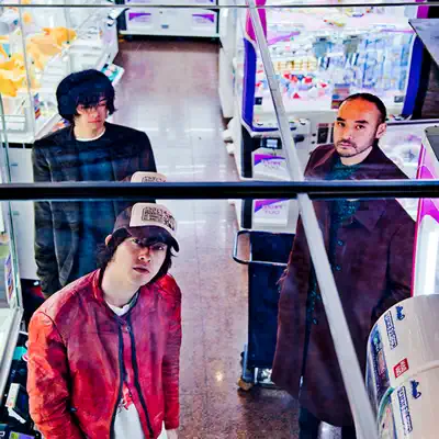 Listen to The Mirraz, watch music videos, read bio, see tour dates & more!