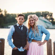 Plain Jane Glory을(를) 듣고, 뮤직 비디오를 보고, 약력을 읽고, 투어 일정 등을 확인하세요!