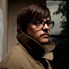 Ouve Martin Halla, vê vídeos de música, lê a biografia, vê as datas da digressão e muito mais!