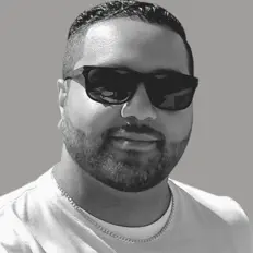 Posłuchaj wykonawcy Puerto Del Sonido, obejrzyj teledyski, przeczytaj biografię, zobacz daty tras koncertowych i nie tylko!