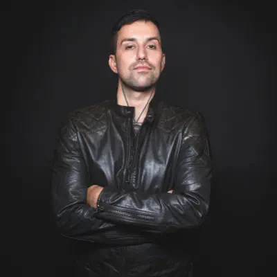 Listen to Marcapasos, watch music videos, read bio, see tour dates & more!