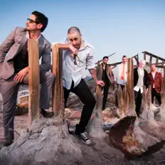 Ακούστε περιεχόμενο από Vokab Kompany, παρακολουθήστε μουσικά βίντεο, διαβάστε το βιογραφικό, δείτε ημερομηνίες περιοδείας, και πολλά ακόμη!