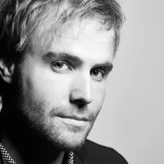 Adam Gregoryを聴いたり、ミュージックビデオを鑑賞したり、経歴やツアー日程などを確認したりしましょう！