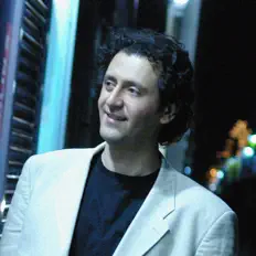 Ascolta Yücel Arzen, guarda video musicali, leggi la biografia, vedi le date del tour & altro!