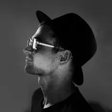Ouve Secret Nation, vê vídeos de música, lê a biografia, vê as datas da digressão e muito mais!