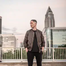 Listen to Simeon, watch music videos, read bio, see tour dates & more!