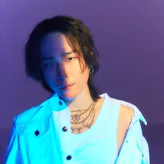 엘레스을(를) 듣고, 뮤직 비디오를 보고, 약력을 읽고, 투어 일정 등을 확인하세요!